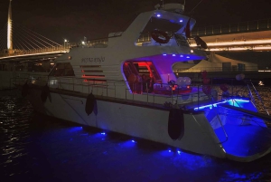 Istanbul: Private Bosphorus Strait Sightseeing Yacht Cruise