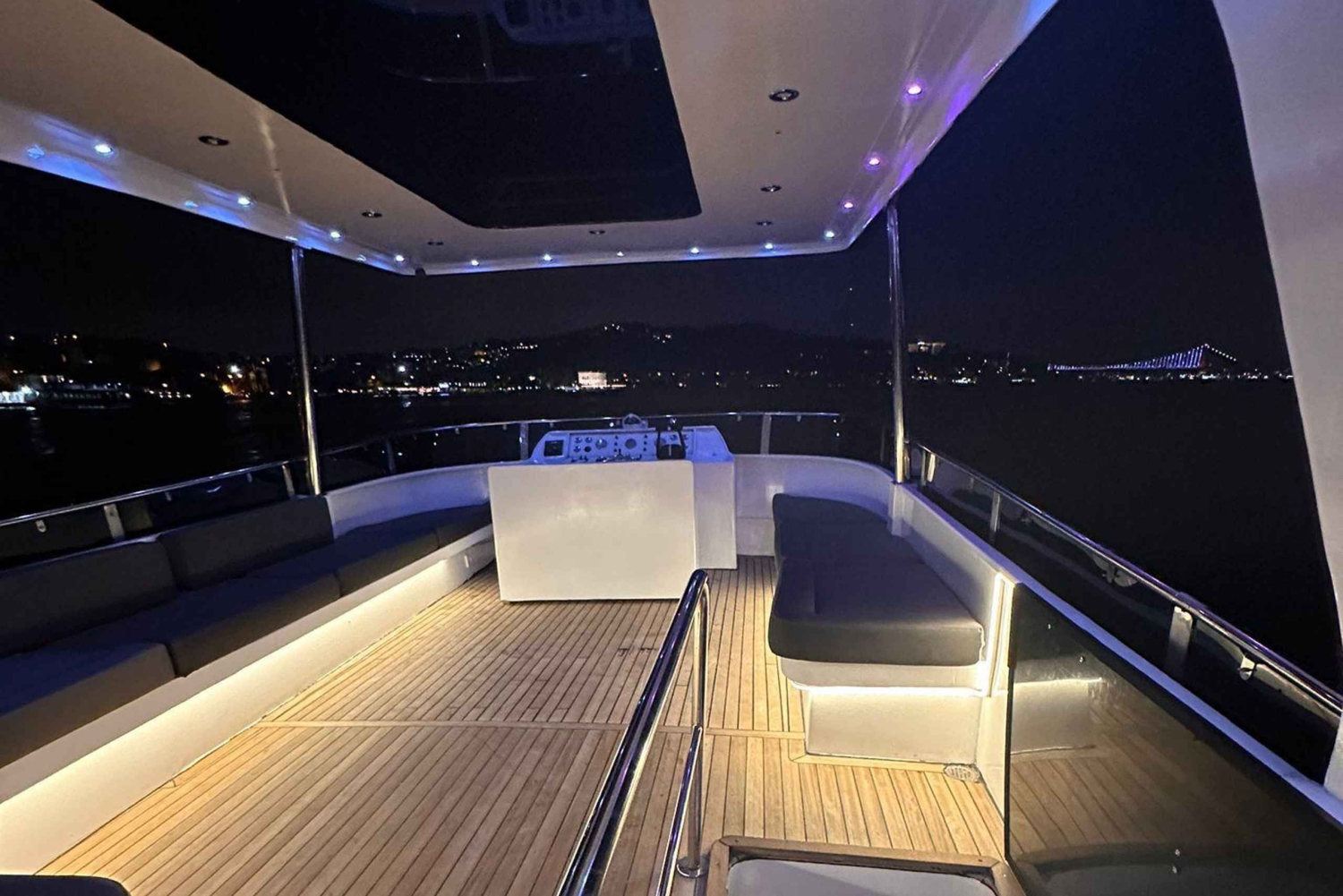 Istanbul: Private Bosphorus Tour On Luxury Yacht Eco#2