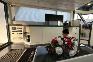 Istanbul: Private Bosphorus Tour On Luxury Yacht Eco#2