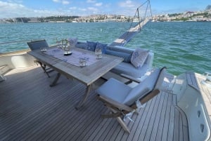 İstanbul: Private Bosphorus Tour On Luxury Yacht Pre#2