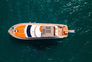 Istanbul: Private Bosphorus Tour on Luxury Yacht w/transfer