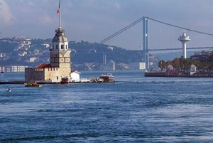 Istanbul: Private Bosphorus Yacht Tour