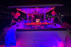 Istanbul: Private Yacht Organization on Bosphorus (14 Meter)