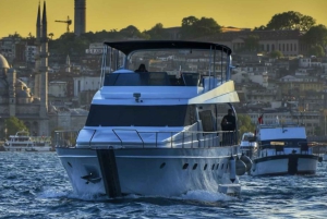 İstanbul: Private Luxury Yacht on Bosphorus 24 MT (79 feet)
