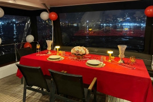 İstanbul: Private Luxury Yacht on Bosphorus 24 MT (79 feet)