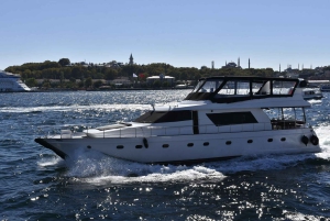 İstanbul: Private Luxury Yacht on Bosphorus 24 MT (79 feet)