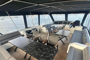 İstanbul: Private Luxury Yacht on Bosphorus 24 MT (79 feet)