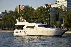 İstanbul: Private Luxury Yacht on Bosphorus 24 MT (79 feet)