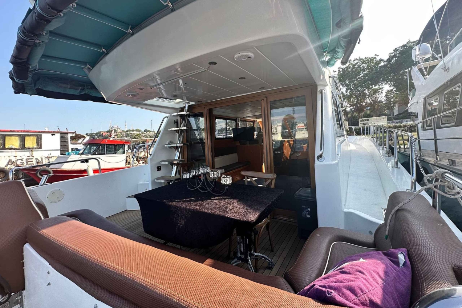 Istanbul:Private Yacht Cruise with Maiden's Tower Visit