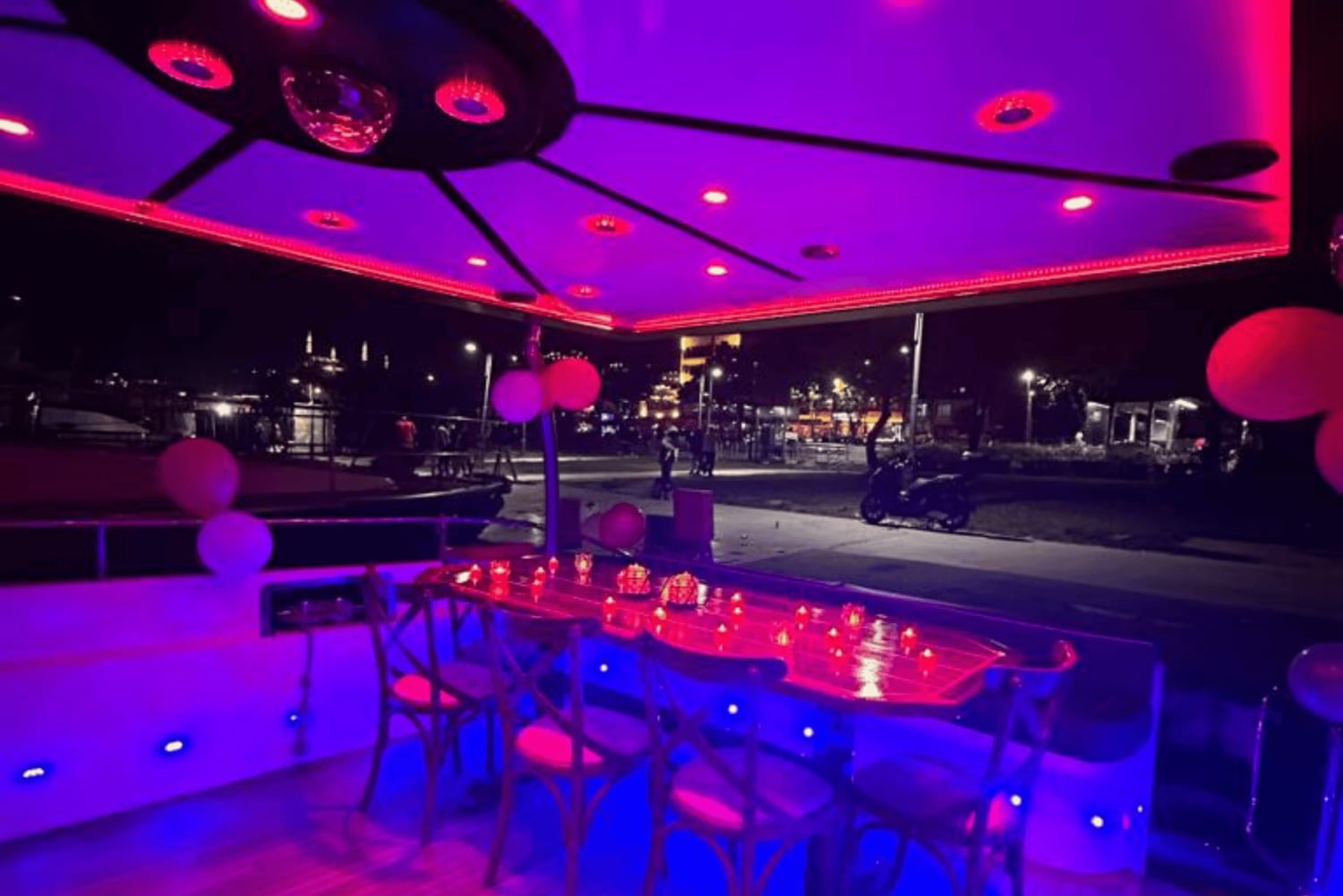 Istanbul: Private Yacht Organization on Bosphorus (14 Meter)