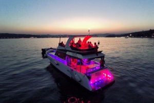 Istanbul: Private Yacht Organization on Bosphorus (14 Meter)