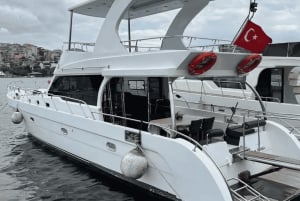 Istanbul: Private Yacht Organization on Bosphorus (14 Meter)