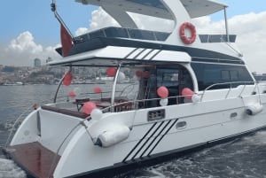 Istanbul: Private Yacht Organization on Bosphorus (14 Meter)