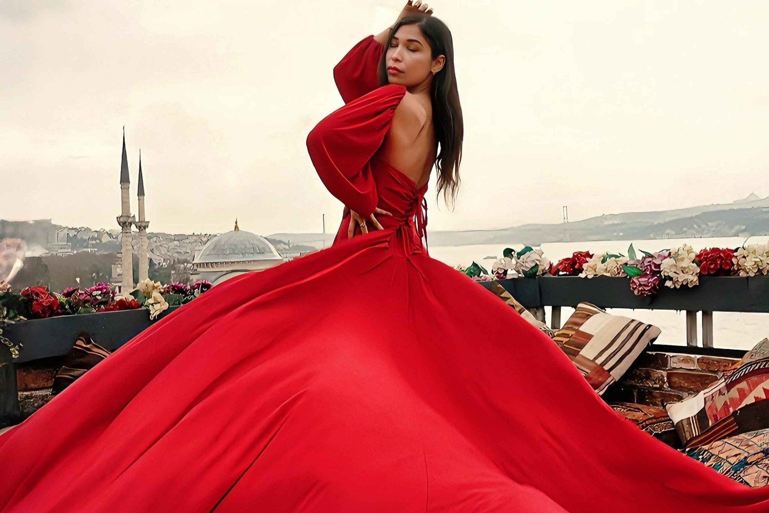 Istanbul: Rooftop Photoshoot with Flying Dress