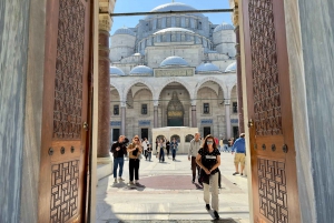 Istanbul Small-Group City and Secret Streets Tour with Guide