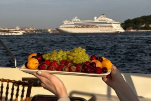 Istanbul: Small-Group Luxury Yacht Sunset Cruise w/ Snacks