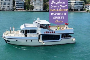 İstanbul: Small-Group Sunset Cruise & Audio Guide w/Snack