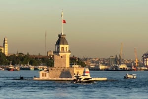 İstanbul: Small-Group Sunset Cruise & Audio Guide w/Snack