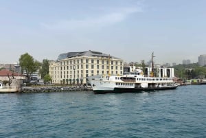 İstanbul: Small-Group Sunset Cruise & Audio Guide w/Snack