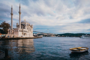 Istanbul: Sunset or Day Small-Group Yacht Cruise with Snacks