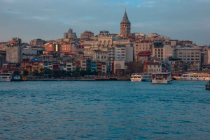 Istanbul: Sunset or Day Small-Group Yacht Cruise with Snacks