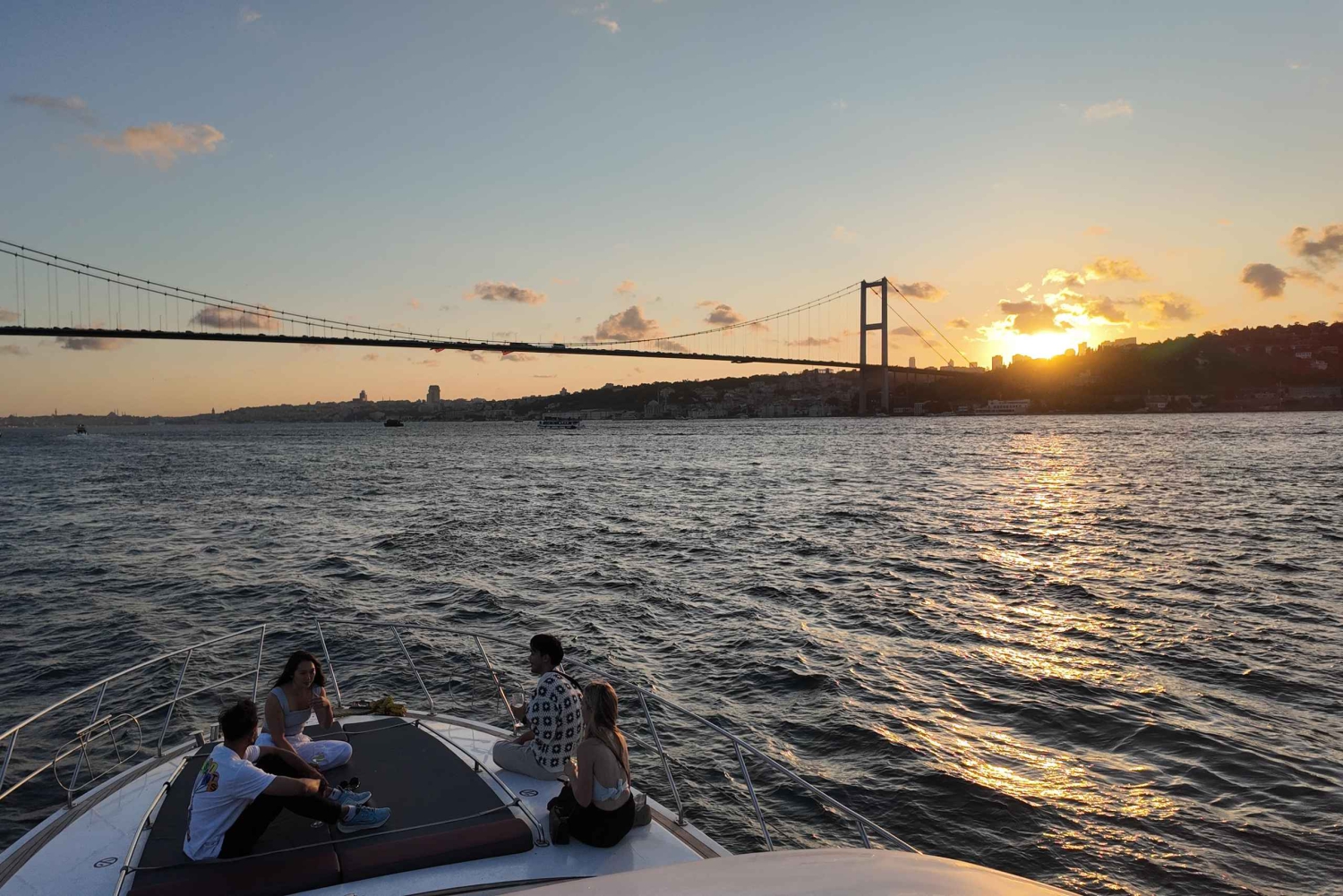Istanbul: Small Group Yacht Tour with Unlimited Wine