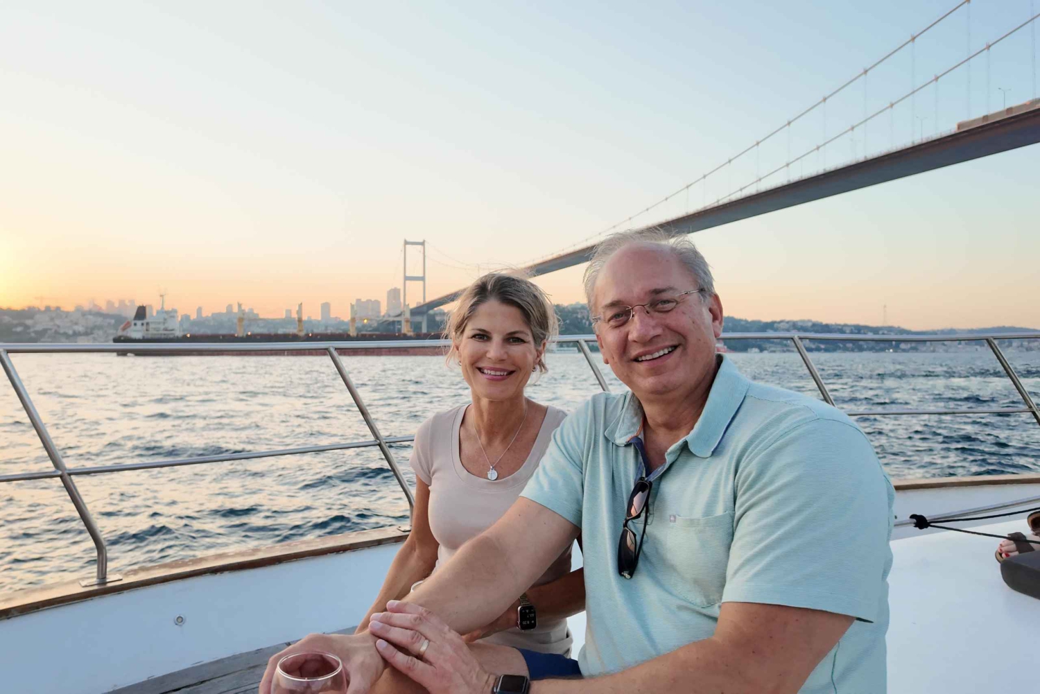 Istanbul: Small Group Yacht Tour with Unlimited Wine