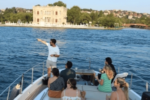 Istanbul: Small Group Yacht Tour with Unlimited Wine