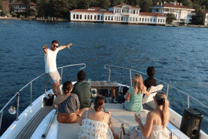 Istanbul: Small Group Yacht Tour with Unlimited Wine