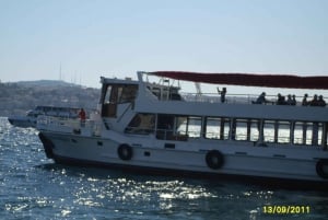 Istanbul: A short trip along the Bosphorus in the evening