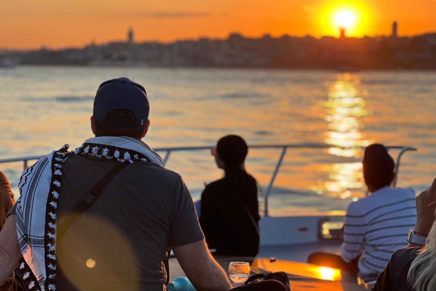 Istanbul: Sunset Yacht Cruise on the Bosphorus with Transfer