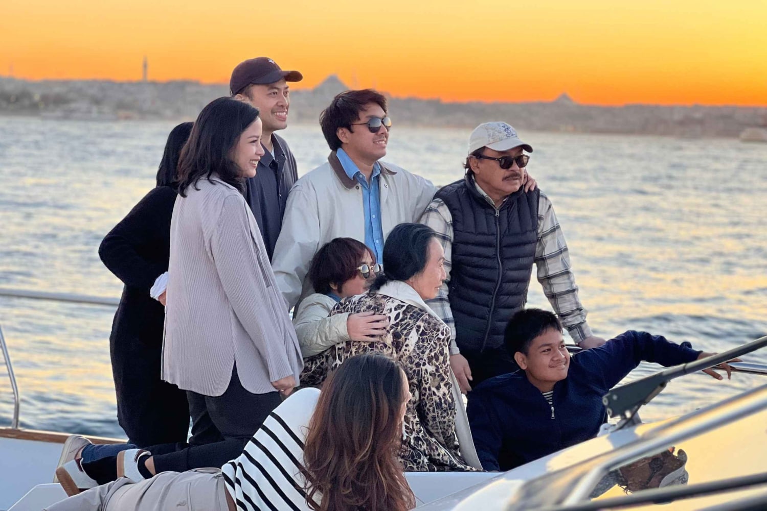 Istanbul: Sunset Yacht Cruise on the Bosphorus with Transfer