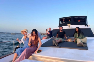 Istanbul: Sunset Yacht Cruise on the Bosphorus with Transfer