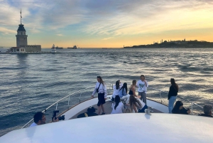 Istanbul: Sunset Yacht Cruise on the Bosphorus with Transfer