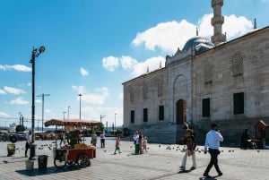 Istanbul: Taste of Two Continents Food Tour