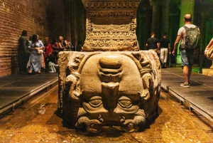 Istanbul: Topkapi, Hagia Sophia and Basilica Cistern Tour