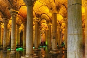 Istanbul: Topkapi, Hagia Sophia and Basilica Cistern Tour