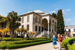 Istanbul: Topkapi, Hagia Sophia and Basilica Cistern Tour