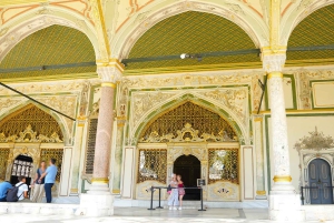 Istanbul: Topkapi, Harem Small Group Guided Tour & Historian