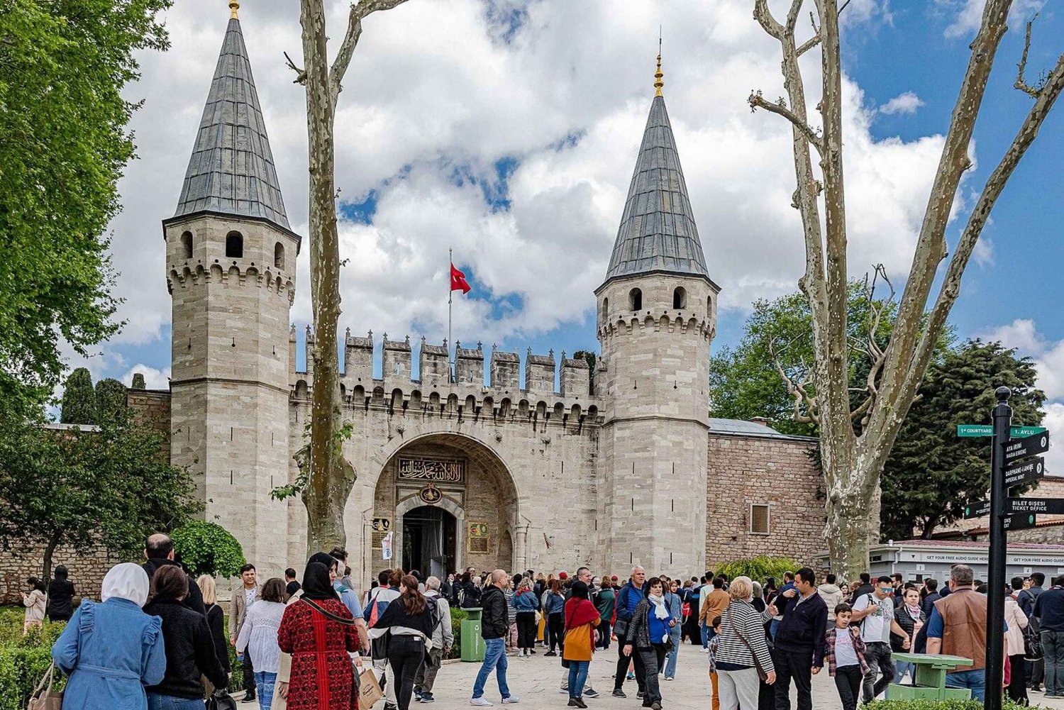 Istanbul: Topkapi Palace and Harem Ticket with Audio Guide