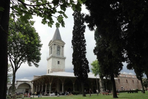 Istanbul: Topkapi Palace & Dolmabahce Palace Combo Ticket