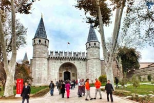Istanbul: Topkapi Palace Guided Tour