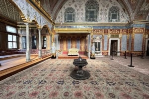 Topkapi Palace and Harem Skip-the-Line-Tickets & Audio Guide