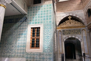 Topkapi Palace and Harem Skip-the-Line-Tickets & Audio Guide