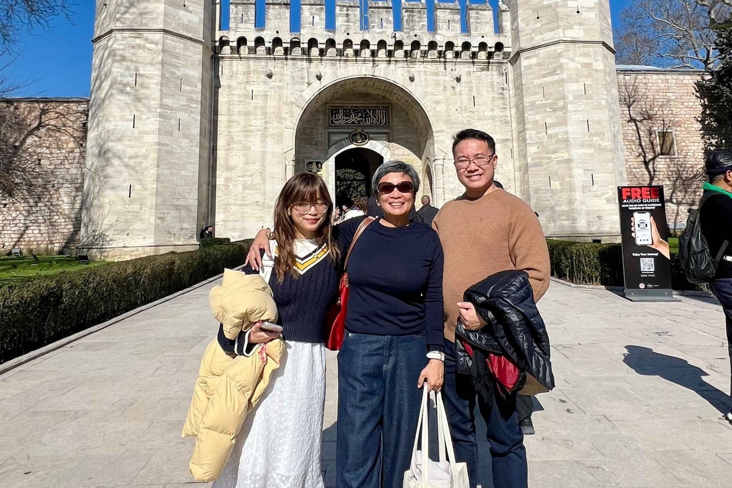 Istanbul: Topkapi Palace & Harem Skip-the-Line Tour Guide