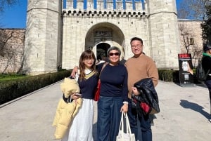 Istanbul: Topkapi Palace & Harem Skip-the-Line Tour Guide