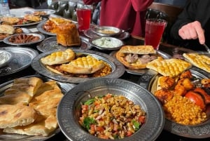 Istanbul: Traditional Turkish Dinner and Dervish Experience