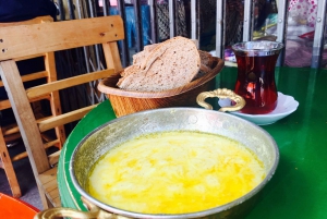Istanbul: Kadikoy Food Tour with 12+ Delicacies Tastings