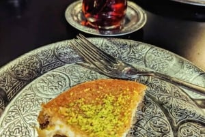 Istanbul: Turkish Food Night and Rooftop Experience