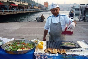 Istanbul: Turkish Food Tour in Kadikoy Across the Bosphorus